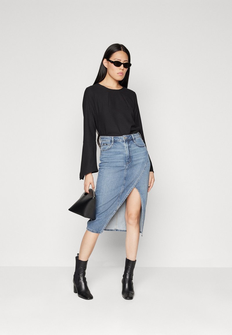 dkny denim skirt