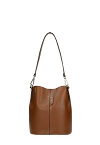 Borsa a secchiello in pelle marrone con finitura texturizzata, dotata di una singola tracolla regolabile e di una chiusura magnetica sul fronte.
