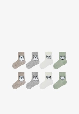 Set von acht Kindersocken in verschiedenen Farben: beige, grau, grün und weiß. Jede Socke hat ein Tierdesign: Bär, Llama, Panda und Fuchs.