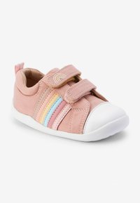 soulier rose ou bleu