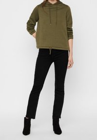 Vero Moda Jersey con capucha - green
