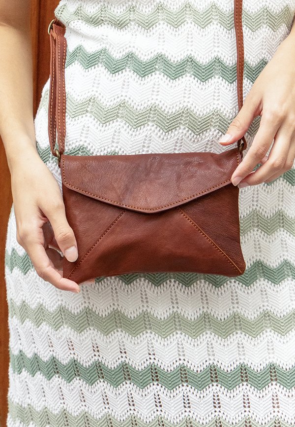 KARISMA - Umhängetasche - mittelbraun