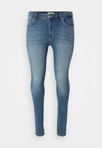 ONLY Carmakoma CARWILLY - Vaqueros pitillo - medium blue denim
