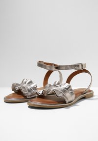 Inuovo Sandaler - brown