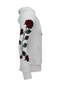 Witte hoodie met rode rozen- en groene bladeren borduursels langs de linker mouw, met een voorzak en capuchon.