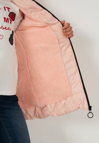 LELA REGULAR FIT - Žieminis paltas - powder pink
