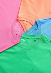 Next 4 PACK - Jednoduché tričko - blue green pink orange