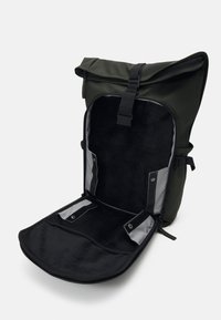 Rains TEXEL MOULDED BACKPACK UNISEX - Turistinė kuprinė - green