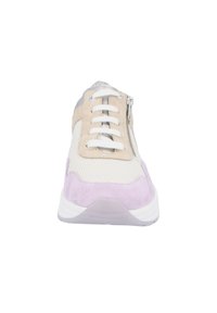 Lace-up sneaker with a mesh and suede upper, featuring a light beige, lavender, and gray color scheme, and a zip closure on the side.