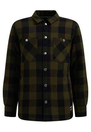 Camisa chaqueta de cuadros en verde oscuro y negro, de manga larga, con cierre de botones en la parte frontal y dos bolsillos en el pecho con botones de presión.
