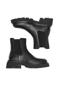 Czarne skórzane botki za kostkę z elastycznymi panelami bocznymi, masywną gumową podeszwą i teksturowanym wykończeniem, z okrągłym noskiem i designem na wsuwanie.