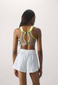 Shock Absorber ULTIMATE RUN BRA PADDED - Sports-BH-er med mye støtte - sand