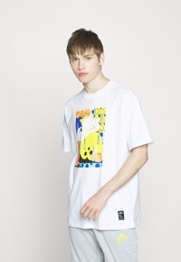 Nike Sportswear AIR TEE - Print T-shirt - white