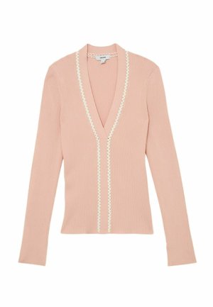 Svetloružový rebrovaný kardigán s dlhým rukávom, hlbokým výstrihom do V a bielym vlnkovaným lemom pozdĺž výstrihu až po prednú časť.