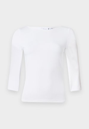 Blusa de manga longa branca com decote quadrado, feita de um tecido de algodão suave, apresentando mangas ajustadas e uma bainha ligeiramente curvada.