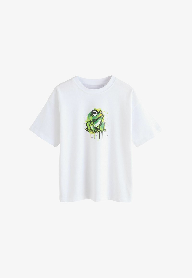 Weißes Baumwoll-T-Shirt mit einem grünen Cartoon-Frosch-Motiv, das schwarze Umrisse hat und von gelben und grünen Farbspritzern umgeben ist.