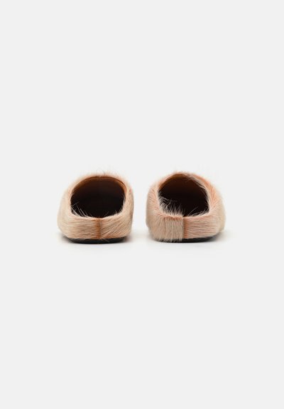 Marni FUSSBETT SABOT - Tofflor & inneskor - winter wheat