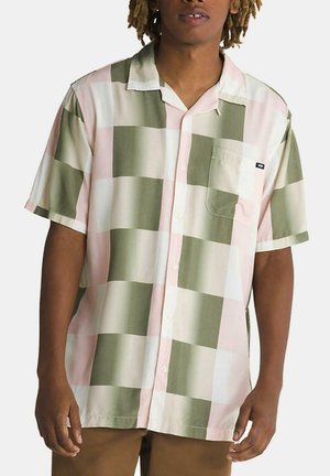 Camicia a maniche corte con bottoni in un motivo a quadri che presenta colori rosa pallido e verde, realizzata in un tessuto leggero e con taschino sul petto.