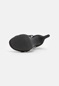Marco Tozzi Plateausandalette - black
