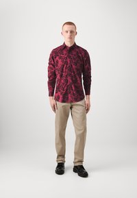 Twisted Tailor ARMADA - Πουκάμισο - burgundy