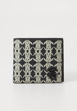 Portofel pliant din piele neagră, cu un model geometric de culoare gri deschis, logo embosat și textură netedă.