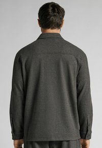 IUMAN Intimissimi Uomo Lichte jas - grey