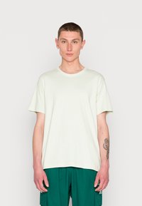 ARKET T-shirt básica - green