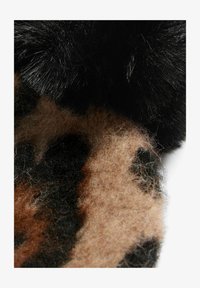 Selezionato, classic leopard print