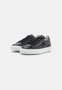 Steve Madden OLIVERO - Sapatilhas - black