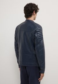 Calliope BIKER - Giacca in similpelle - blu