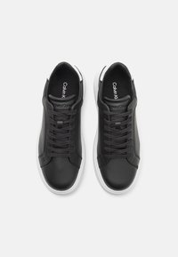 Calvin Klein LACE UP - Sneakers low - black/white