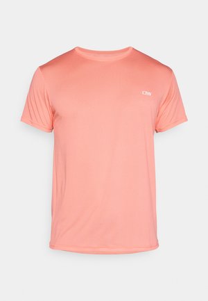 Helles Korallfarbens T-Shirt mit kurzen Ärmeln aus strukturiertem Stoff, mit einem runden Halsausschnitt und einem kleinen weißen Logo auf der Brust.