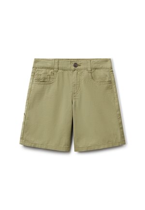 Shorts color khaki realizzati in tessuto leggero, caratterizzati da un taglio classico, tasche anteriori e posteriori e chiusura a un bottone in vita.