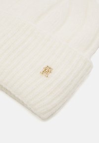 Tommy Hilfiger TIMELESS BEANIE - Pipo - ancient white