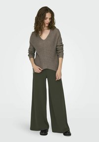 JDY JDYNEW MEGAN NOOS - Strickpullover - walnut
