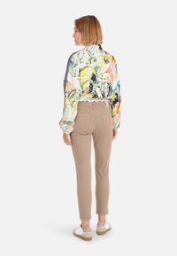 Marc Cain SILEA - Jeans Slim Fit - toffee macaron