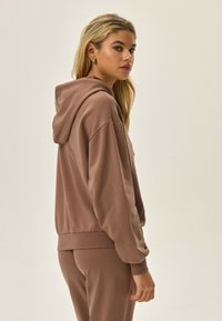 ESOTIQ - Bluza z kapturem