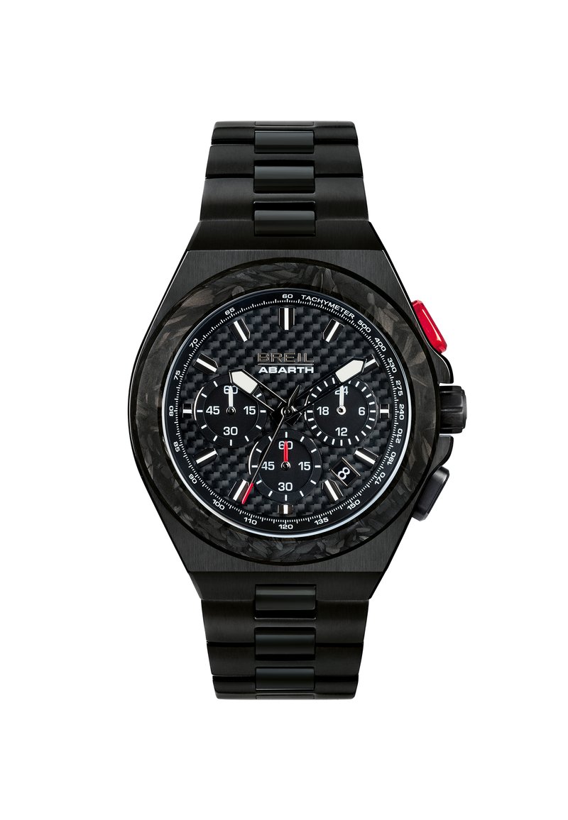 Montre chronographe noire avec un cadran en fibre de carbone, des accents argentés et rouges, un boîtier octagonal et un bracelet en métal noir.