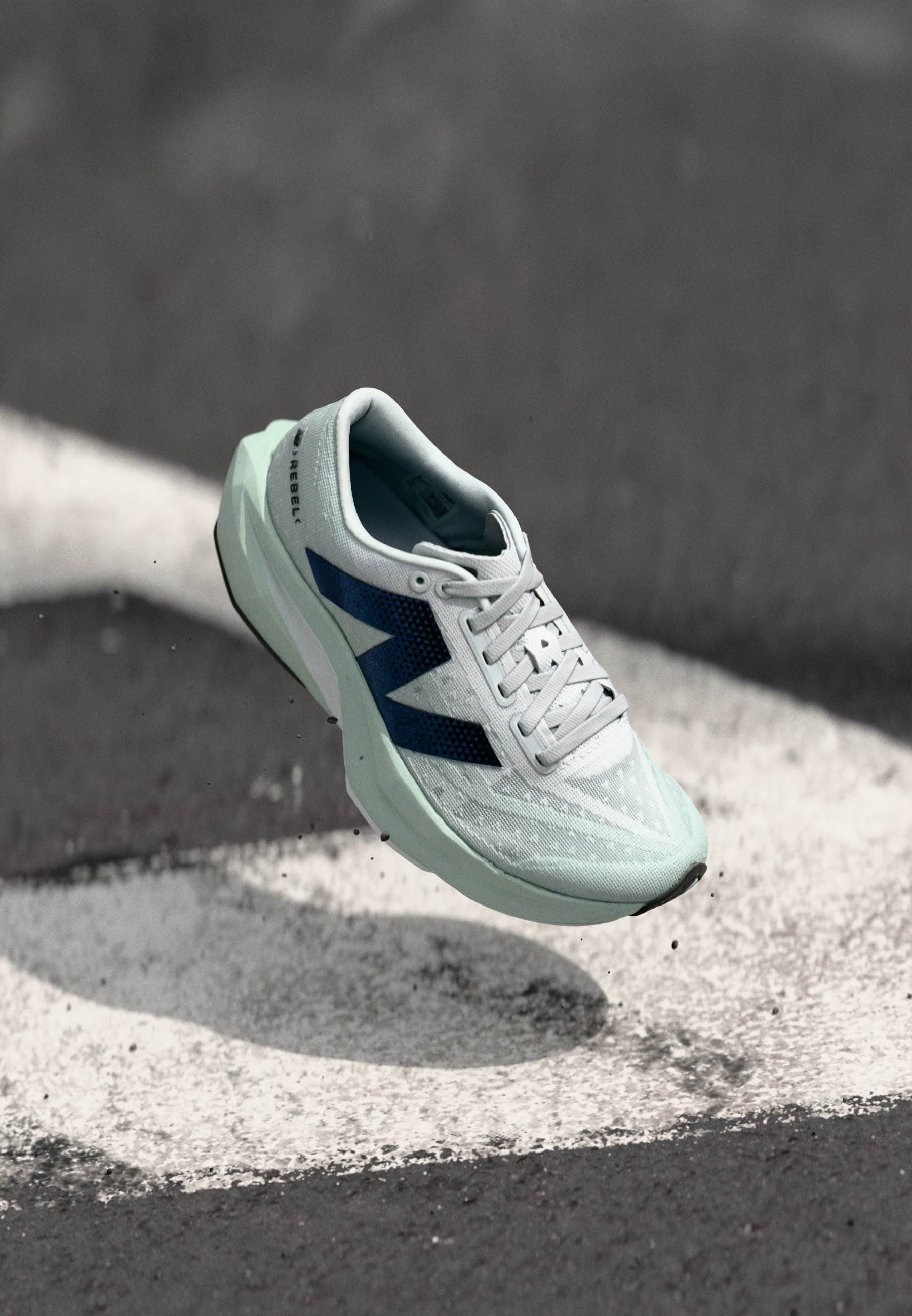 口コミ・レビュー評価が高いおすすめ人気商品の通販 - V4 REBEL FUELCELL Balance New Obuwie biegania do スパイク・シューズ