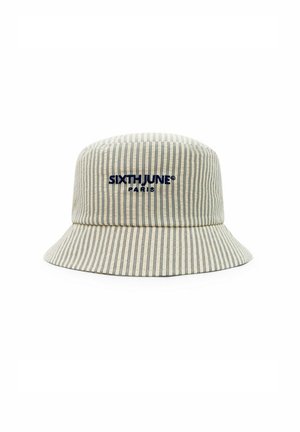Kapelusz typu bucket w pionowe niebieskie i białe paski, wykonany z materiału, z haftowanym logo "SIXTH JUNE PARIS" z przodu.
