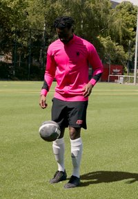 Nike Performance ACADEMY 23 - Pantalón corto de deporte - black/sunset pulse