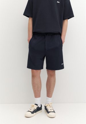 PULL&BEAR, JOGGER LOGO - BERMUDA SHORTS - Pantalon de survêtement - dark-blue denim