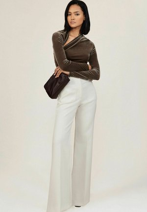 KASSIA CUT-OUT - Longsleeve - mocha brown