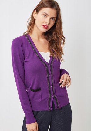 CON RIBETES EN CONTRASTE - Chaqueta de punto - morado