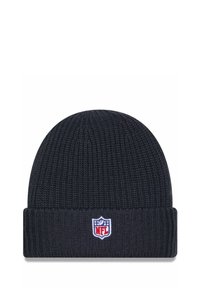 Navy gestrickte Mütze mit gerippter Textur und umgeschlagenem Saum, mit einem NFL-Logo-Patch in Rot, Weiß und Blau auf der Vorderseite.