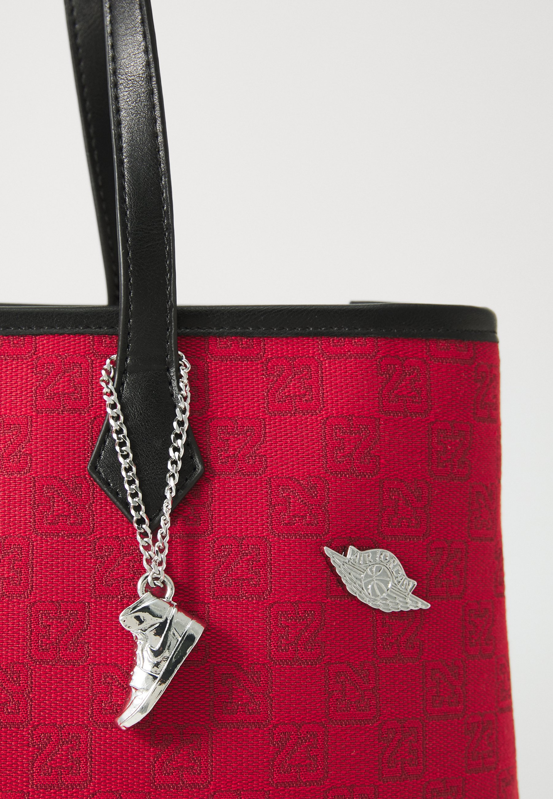 Jordan JAM MONOGRAM TOTE - Cross body bag - varsity red/red Jordan JAM MONOGRAM TOTE - Cross body bag - varsity red/red