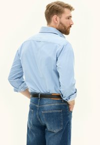 Oscar Jacobson Camicia - blue powder