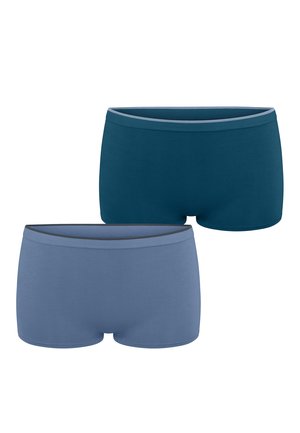 Dwie pary damskich majtek boyshort w ciemnym morskim i stonowanym niebieskim kolorze z cienkimi gumkami w talii, ułożone obok siebie na białym tle.