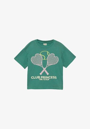 Chemise bleu sarcelle à manches courtes avec des raquettes de tennis croisées en forme de cœur rose, une balle de tennis jaune, et le texte « CLUB PRINCESS TIME TO PLAY » sur le devant.