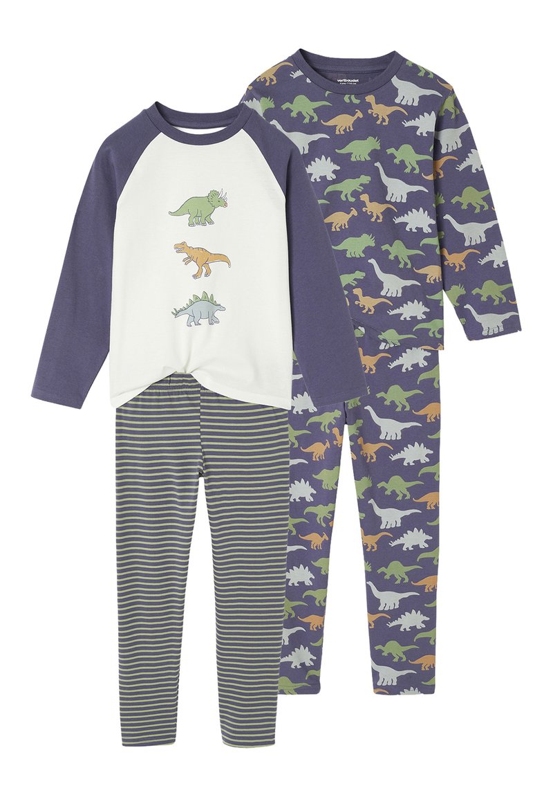Dreiteiliges Schlafanzugset mit einem weißen und lila Oberteil mit Dinosaurier-Motiven und lila Hosen mit grünen und orangen Dinosaurier-Mustern.